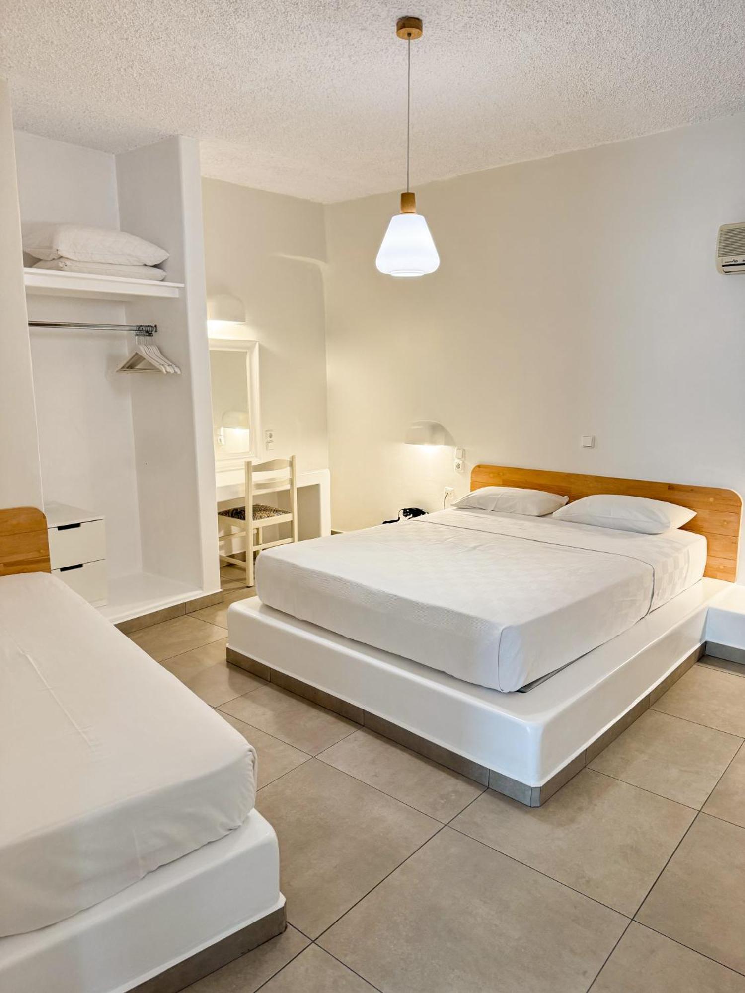 Filoxenia Apartments Adamantas  Exterior photo